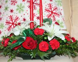 Pita bekas dengan berbagai ukuran, motif atau warna bisa juga menghiasi dekorasi pohon natalmu. Cara Membuat Bunga Natal Dari Pita Jepang