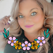 Becky Raye's Instagram, Twitter & Facebook