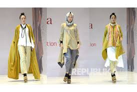 Pasalnya ukuran standar sebuah desain baju dan pakaian yang digunakan di negara satu dengan negara yang lain umumnya. Desain Karya Siswi Smk Kudus Ini Akan Melenggang Di Ajang Fashion Internasional Republika Online