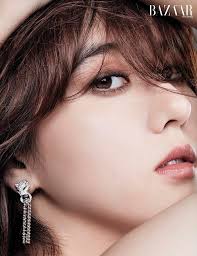 6月刊@harpersbazaarsg 封面人物@eleanorleex #李凯馨拍摄的真漂亮谢谢你们🙏 让这个6月有一个完美的开始❤️