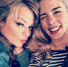 Holly Wakefield (@HollsWakefield)