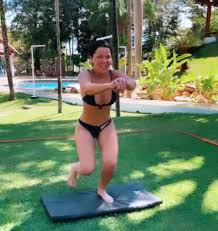 Sitedeki tüm içerikler tanıtım amaçlıdır. De Biquini Maraisa Malha E Danca Ao Mesmo Tempo Em Desafio Vogue Celebridade
