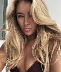 This is a true buttercream blond with a mix of warm highlights with a few pops of brightness. Warm Honey Blonde Hair Color Ecemella