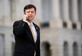 How Tall Is Speaker Mike Johnson Of the House