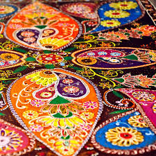 Our Store Presents To You This Beautiful Little Holi Table That Will Dazzle You Decoration Indienne Holi Art De La Table