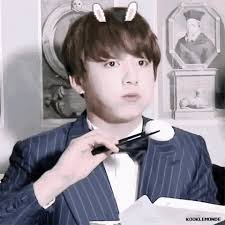 Résultat de recherche d'images pour "jungkook gif"