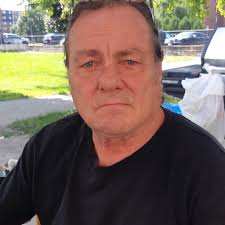 Does anyone do dump runs? We have a bumper that we have no where to put it  except at the side of our place but landlord doesn't want it there anyone  with