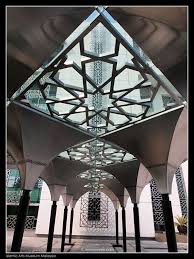 The islamic arts museum in kuala lumpur, malaysia is a remarkable resource center for islamic studies and exhibits the beautiful muslim artifacts across the globe. Islamic Arts Museum Malaysia 2 Islamicarchitecture Islamische Architektur Islamische Kunst Kunst Und Architektur