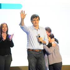 Esteban josé bullrich (born 26 may 1969, buenos aires) is an argentine politician and national senator for the buenos aires province since december 2017. Mi Hijo Ni Siquiera Sabe Quien Es Esteban Bullrich Dijo El Padre Del Joven Que Lo Amenazo Por Error