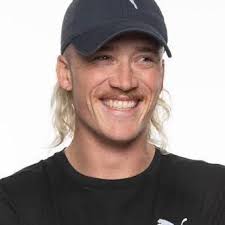 Michael Hill CEO Daniel Bracken passes away suddenly at 57