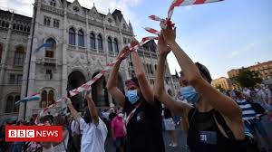 Csatlakozz és mondd el a véleményed. Hungary Protesters Rally Against University Takeover In Budapest Bbc News