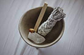 Start by holding your crystal in one or. How To Activate Crystals The Ultimate Guide Calming Cosmos