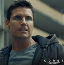 Robbie Amell
