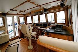 The galley is to port, opposite the dinette. 2008 Nordic Tugs Motor Boot Zum Verkauf Www Yachtworld De