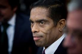 Pode ter corrido mal, mas as boas intenções estiveram sempre presentes. Alvaro Sobrinho Faz Obras Em Casa Em Frente A De Ricardo Salgado Ricardo Salgado Publico