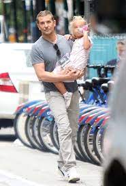 Bradley initially met renée on the set of case 39 in 2009, and the two began dating in 2010. Bradley Cooper With Daughter Lea While Irina Shayk Kanye West Dating Hollywood Life