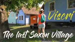 Un autobuz supraetajat, acoperit cu imagini din. Viscri The Oldest Saxon Village In Transylvania Romania Youtube