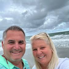 🚨 BREAKING: It has just been revealed there are text messages and emails  showing Hillary Clinton CAMPAIGN officials *DIRECTLY* worked with the Obama  Deep State Community to foment the Trump-Russia hoax in