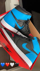 Jordan 1 Mid Se White Hyper Royal Black Smoke Grey Men S Shoe Tadiorx In 2020 Custom Nike Shoes Hype Shoes Jordan Shoes Girls