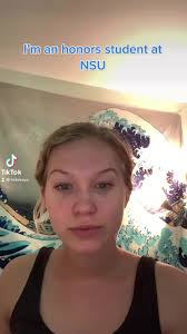 Being an honors student can be flexible and fun! 📸: Kaya Olszewski  #nsuflorida #novasoutheasternuniversity #honorscollege