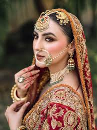 Creative Head Simrat Dhillon, shining bright in her own designer jewels and  adorned in the timeless elegance of Label Noorsah. • Hallmarked Jewellery •  Minimum Making Charges • Worldwide Delivery , taking