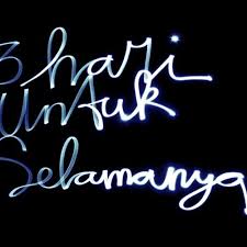 Setiap sesi berlangsung selama 90 menit atau 1,5 jam setiap minggunya. 3 Hari Untuk Selamanya Cover By Hilya Ardhia