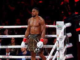 شاهد.. الملاكم البريطاني جوشوا ينجو من حادث سير خطير | رياضة | الجزيرة نت