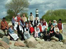 Overview Of The Folk Costumes Of Germany Folk Costume Folk Costumes