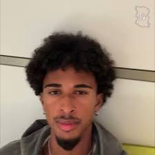 Elliot Dunn's Instagram, Twitter & Facebook