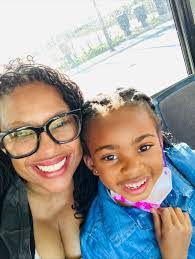 Vivian Dickson's Instagram, Twitter & Facebook