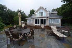 Sidney crosby started to play hockey at the age of 2 under supervision of his father. Crosby S Off Ice Life Hardly Reflects That Of A Superstar Sidney Crosby Crosby Lakefront Homes