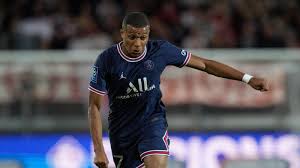 Mbappé began his senior career with ligue 1 club monaco, making his professional debut in 2015, aged 16. Ixf9el7wmxtsqm
