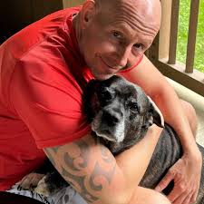 Eagles La estrella LB Zack Baun dice que tiene la esperanza de volver al  equipo y dice que tiene muchas opciones para pesar, le dijo a Zach Berman  "Tengo curiosidad. No sé