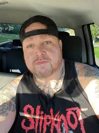 I'm 185 . Cm tall is it better to get large or extra large T6