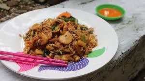 Campur semua bahan kecuali kulit pangsit, aduk rata. Resep Kwetiau Goreng Seafood Bihun Goreng Seenak Solaria Merdeka Com