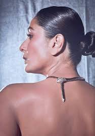 However, it is not for a pleasant reason. Kareenakapoor Twitter Search