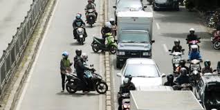 So, santai saja karena se.amatir.men akan menjawabnya. Sterilisasi Jalur Transj Di Buncit Juga Hangat Hangat Tahi Ayam Merdeka Com
