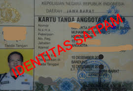 Foto copy kartu keluarga dan (asli) surat keterangan dari rt setempat. Kta Satpam Lotengkemensos