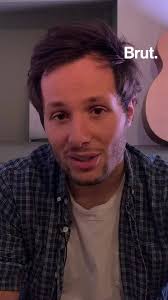 Ses études de couture, son voyage à vélo à Stockholm, les chansons de son  père... Vianney raconte les moments qui ont changé sa vie.