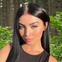 Grace Rinaldi's Instagram, Twitter & Facebook