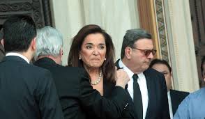 Documento κυριακοσ μητσοτακησ ντορα μπακογιαννη νδ. Koyragio Ntora Fwna3an Sthn Syntetrimmenh Ntora Mpakogiannh Fwto Binteo Ellada Thepressroom Gr