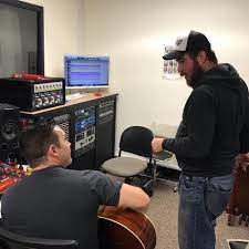 The college boasts itself in preparing its students for the 21st century recording industry. 6svjsg9 C7gmrm