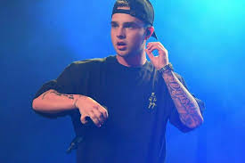 Mike was born 20.01.2000 in offenburg , germany in 2013 participated in the show… Mike Singer Sanger Hatte Mit Covid 19 Erkrankung Zu Kampfen Brigitte De