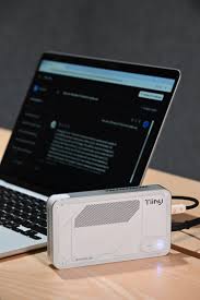 美國初創Tiiny AI發布全球最小個人AI超級電腦Tiiny AI Pocket Lab ...