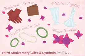 Looking for unusual golden wedding anniversary gift ideas that they will cherish forever? Ideas And Symbols For Your Third Wedding Anniversary