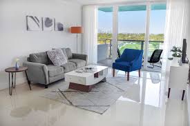Contemporary miami styled living area and queen size sleeper sofa, dining table, gourmet stainless. Miami Beach 2 Of 2 Bedroom Suite 2 Serviced Apartments For Rent In Miami Beach Florida United States
