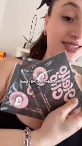 What do yall think?! , Follow @hellocliovault 🤭🥰, #kindleaesthetic  #kindlegirlie #kindlegirl #kindleagavegreen #kindlegirlera  #kindlepaperwhite #kindleoasis #kindlebasic #kindledecoration ...