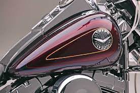 Heritage Softail Softail Deluxe Two Harleys One Painter Harley Bobber Softail Deluxe Harley Davidson History