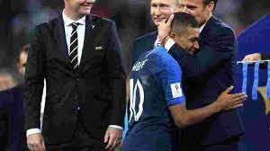 Mbappé, coupe du monde, ils ont 20 ans ! 19 Year Old Soccer Star Kylian Mbappe Just Helped Win France The World Cup Here S What You Need To Know About Him