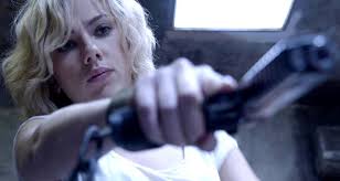 Lucy” testa os limites da evolução em thriller eletrizante